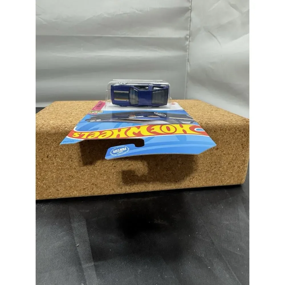 Hot Wheels DMC DeLorean Dark Blue Retro Stripes 2023 HW The 80s #101/250 HLJ65